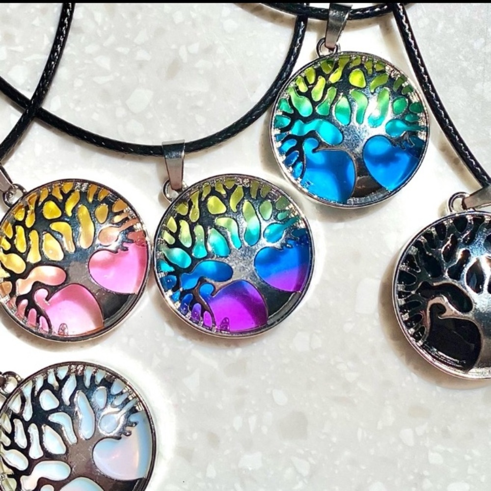 New BOHOLICIOUS Tree of life necklaces GWP during my lives ✨